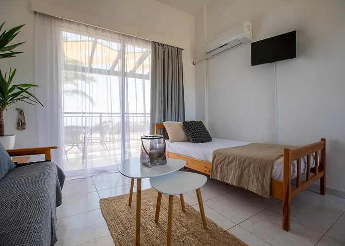 Socrates Lägenhet Polis